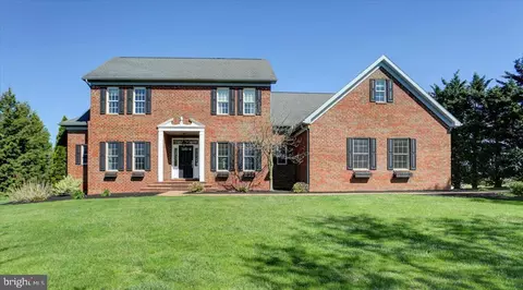 3143 Saint Andrews Dr, Chambersburg, PA 17202