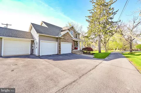 11323 Eigenbrode Ln, Waynesboro, PA 17268