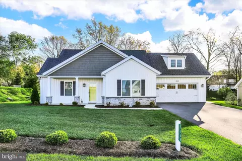 3668 Cascades Dr, Fayetteville, PA 17222