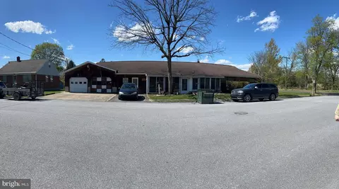 424 Maple Hill Ave, Shippensburg, PA 17257
