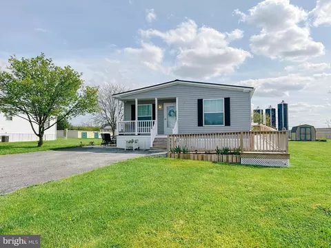 11 Maizefield, Shippensburg, PA 17257