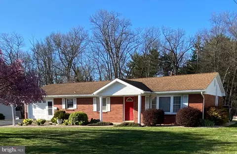 215 University Dr, Mont Alto, PA 17237