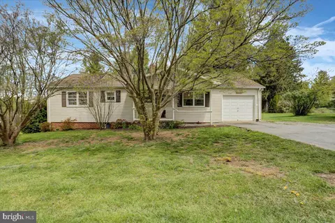 15431 Orchard Ave, Blue Ridge Summit, PA 17214