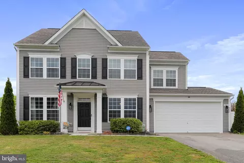 801 Bristol Dr, Greencastle, PA 17225