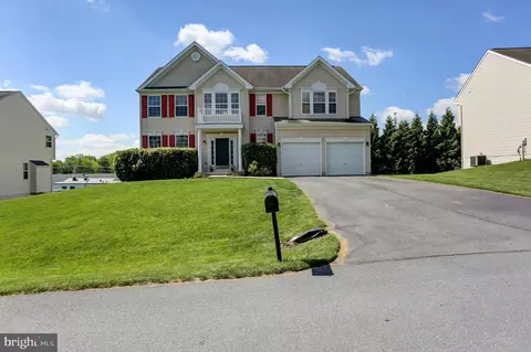 998 Alandale Dr, Chambersburg, PA 17202