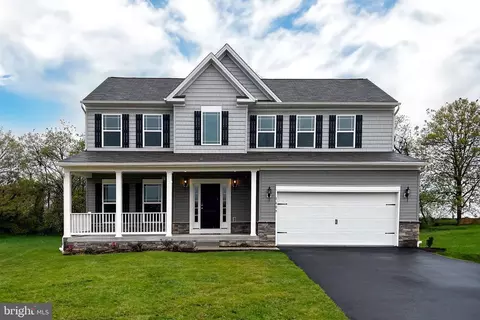 1609 Falcon Ln, Chambersburg, PA 17201