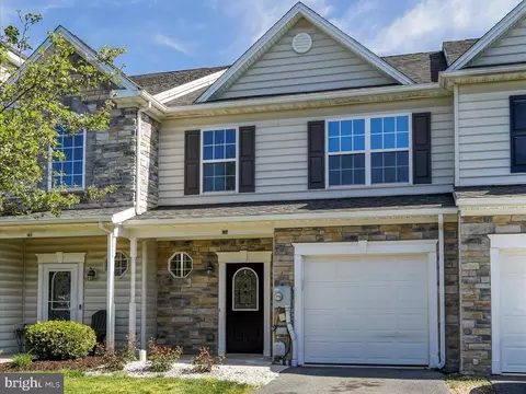 234 Whitley Dr, Chambersburg, PA 17201