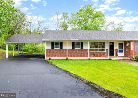 26 Nottingham Dr, Chambersburg, PA 17201