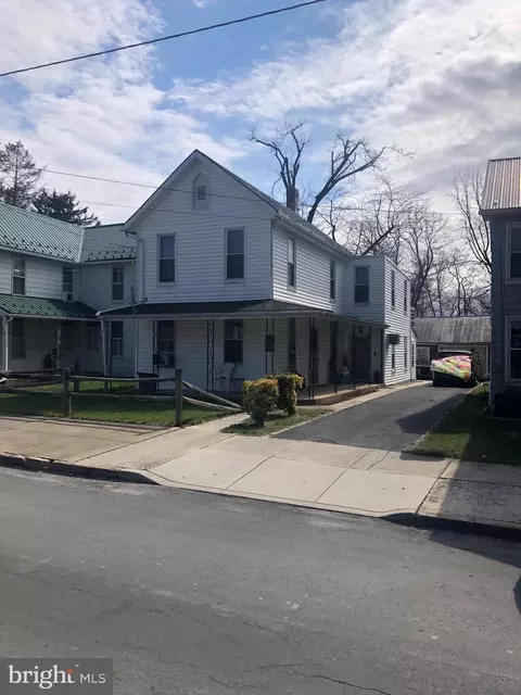 762 Broad St, Chambersburg, PA 17201