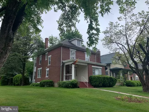 1328 Edgar Ave, Chambersburg, PA 17201