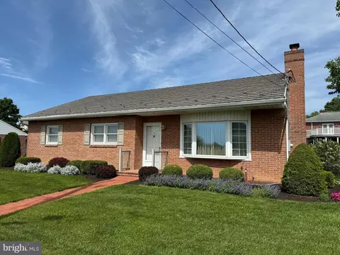 103 Williamson Ave, Greencastle, PA 17225
