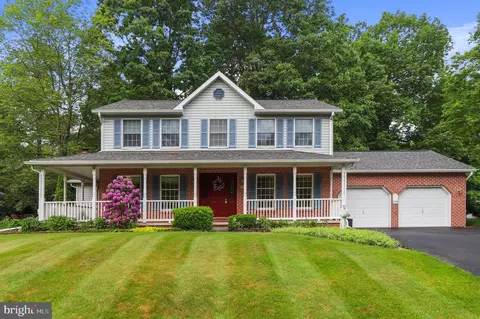 11490 Brookdale Dr, Waynesboro, PA 17268