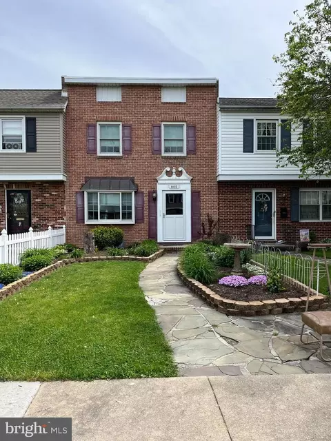 805 Woodlawn Cir, Chambersburg, PA 17201