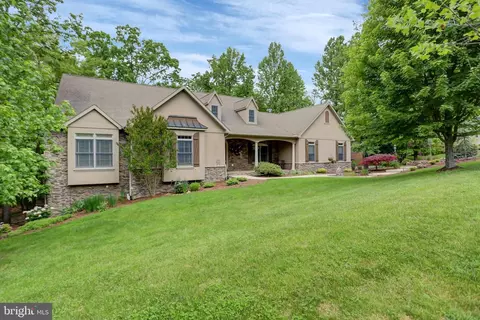 11396 Weatherstone Dr, Waynesboro, PA 17268