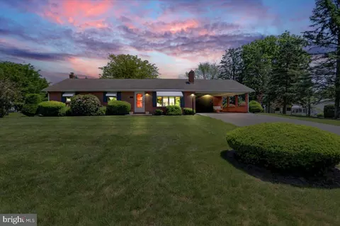 306 Wendy Dr, Fayetteville, PA 17222