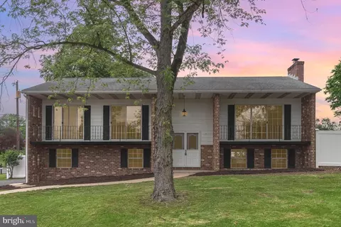 55 Linwood Dr, Chambersburg, PA 17202