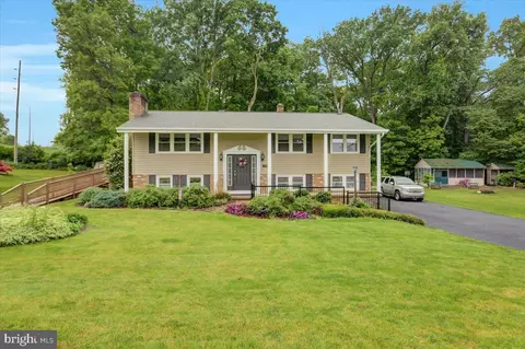 1504 Linden Rd N, Chambersburg, PA 17202