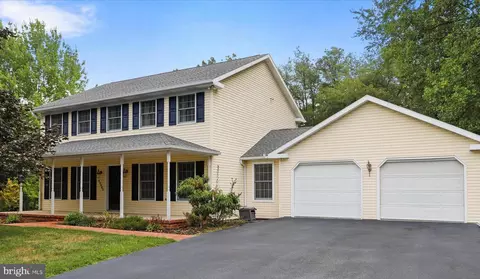 12381 Knollwood Cir, Waynesboro, PA 17268