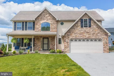209 Cresthaven Dr, Fayetteville, PA 17222