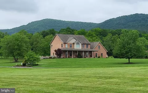 9144 Campbells Run Rd, Saint Thomas, PA 17252