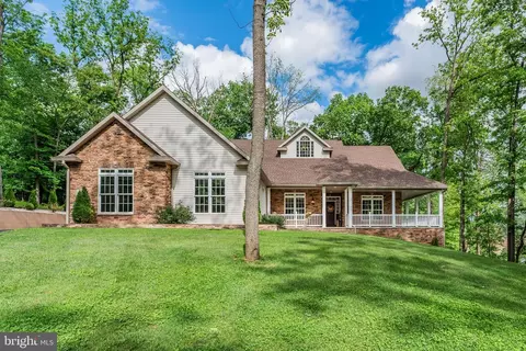 1670 Wibymarch Dr, Chambersburg, PA 17202