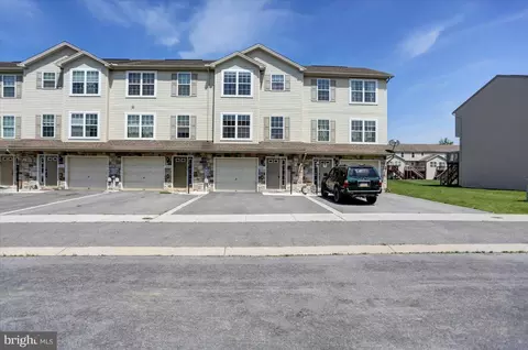 3567 Maplewood Ct, Fayetteville, PA 17222