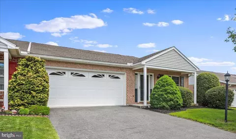 723 Fir Spring Dr, Waynesboro, PA 17268