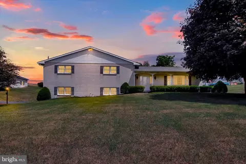 193 Briar Ridge Dr, Waynesboro, PA 17268