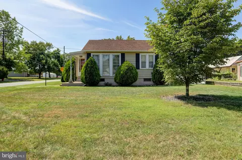 11 Dymond Ave, Fayetteville, PA 17222