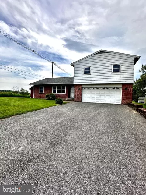1224 Stanley Ave, Chambersburg, PA 17201