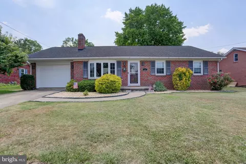 522 Mentzer Ave, Chambersburg, PA 17201