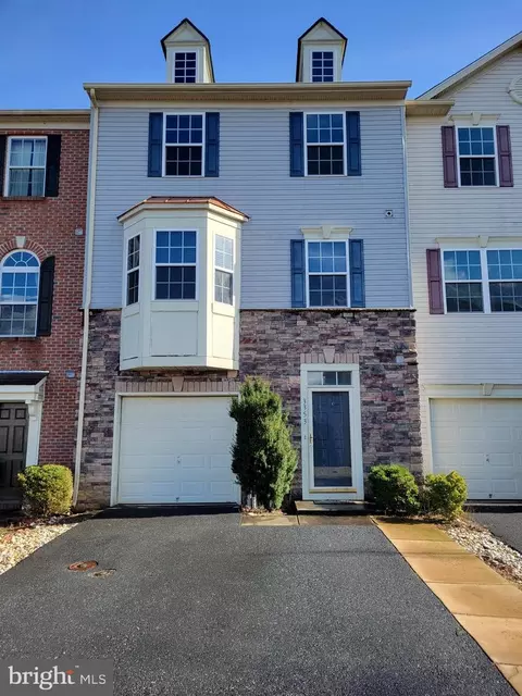 3353 Landmark Ct, Chambersburg, PA 17201
