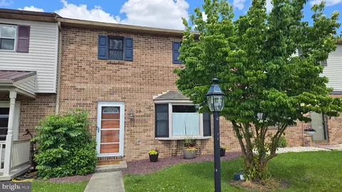 79 Nottingham Dr, Chambersburg, PA 17202