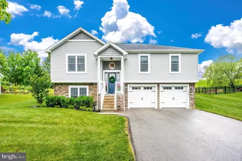 8358 Capri Ct, Waynesboro, PA 17268
