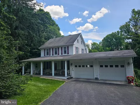 11738 Furnace Rd, Blue Ridge Summit, PA 17214