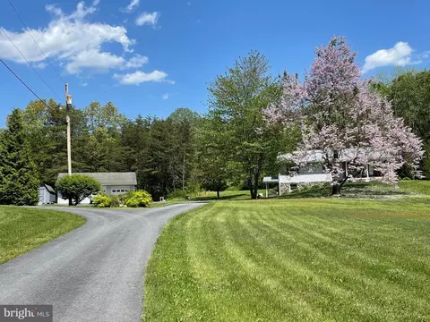 8555 Daley Ln, Waynesboro, PA 17268