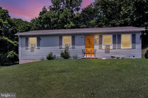 151 N Church St, Waynesboro, PA 17268