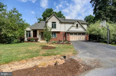 10833 Partridge Dr, Waynesboro, PA 17268