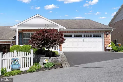 164 Bradford Spring Ct, Waynesboro, PA 17268