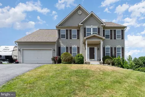2825 Galaxy Dr, Chambersburg, PA 17202