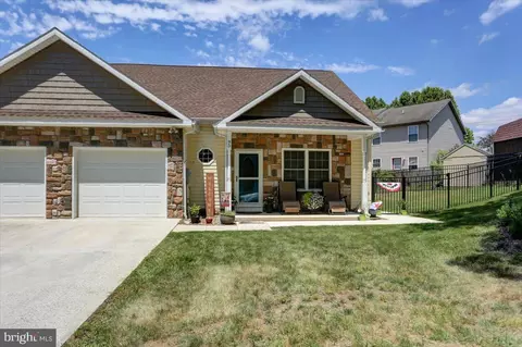 95 Old Mill Rd, Waynesboro, PA 17268