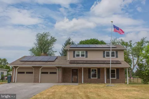 91 Yeager Dr, Shippensburg, PA 17257