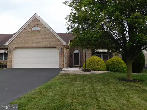 392 Martina Dr, Chambersburg, PA 17201