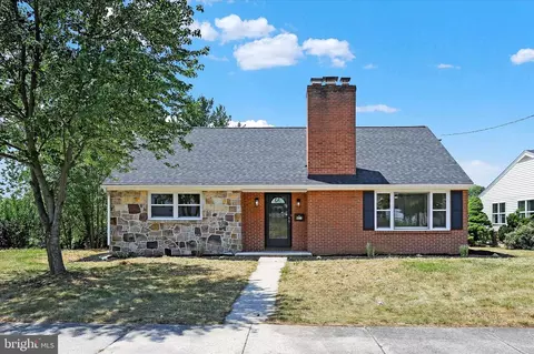 421 Grandview Ave, Chambersburg, PA 17201