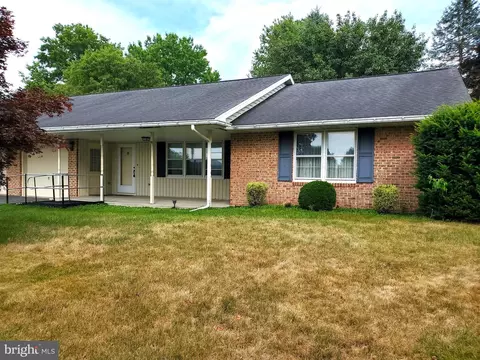 11977 N Woodlea Dr, Waynesboro, PA 17268