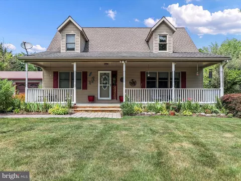 5445 Peaceful Oak Dr, Waynesboro, PA 17268