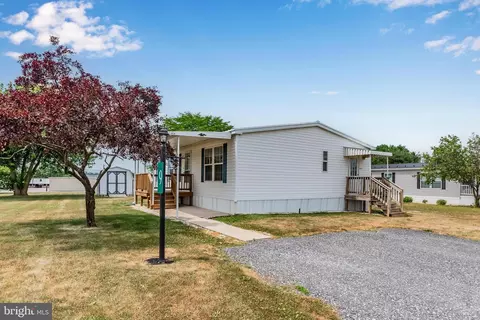 9 Maizefield Dr #9, Shippensburg, PA 17257