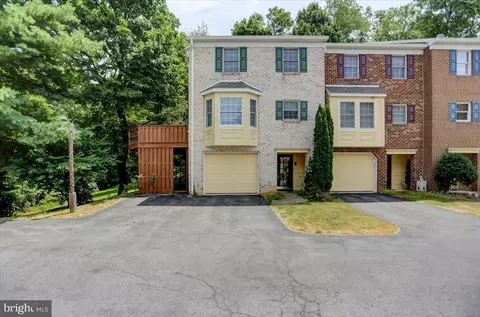 327 Valley View Dr #15, Waynesboro, PA 17268