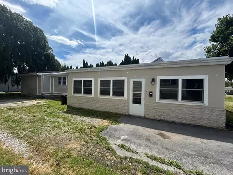 438 W Fourth St, Waynesboro, PA 17268