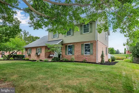 67 Obsidian Dr, Chambersburg, PA 17202